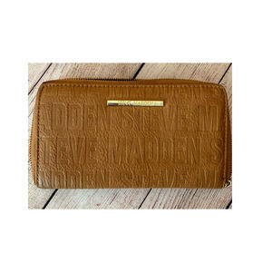 Steve Madden tan wallet embossed
